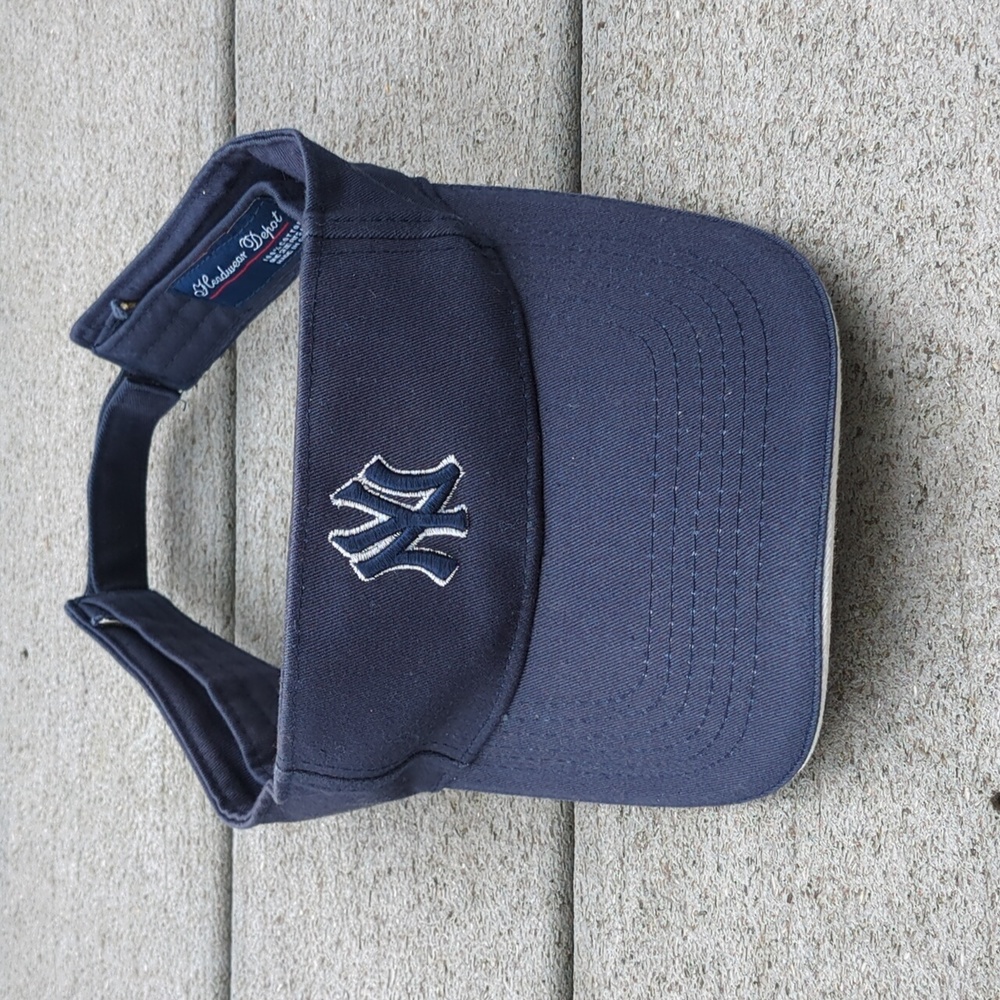 New York Yankees Adjustable Visor Hat